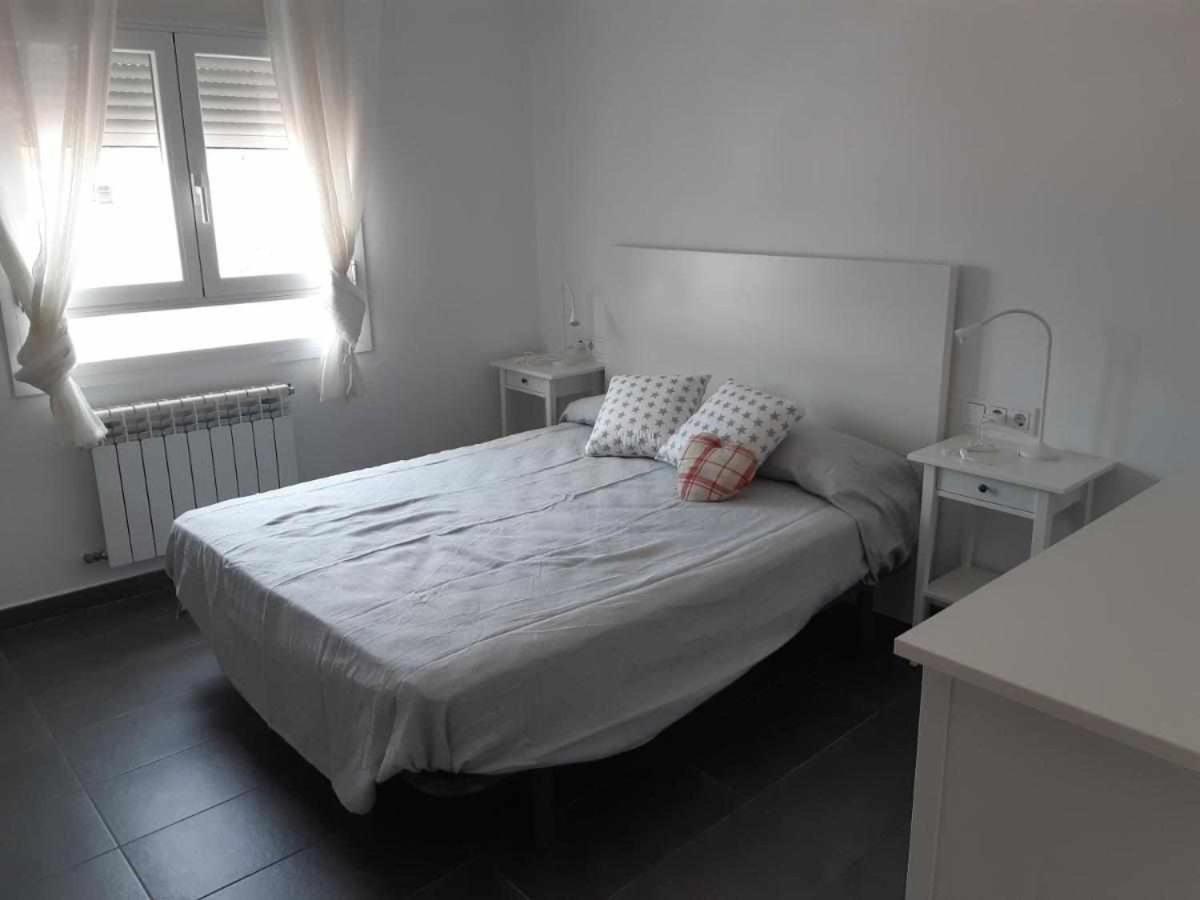 Roses Casc Antic Sl Avda Rodhe Exterior foto
